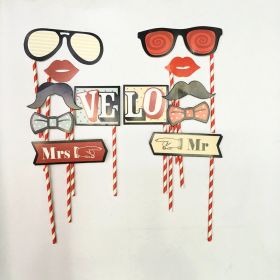Hand Holding Wedding Funny Photography Props Paper Beard (Option: Wedding LOVE-Free Size)
