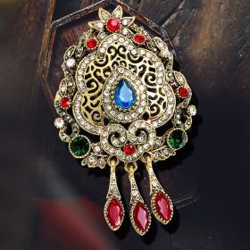 Creative New Versatile Clothing Accessories Brooch (Color: Gold)