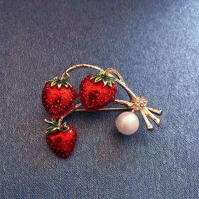 Sweet And Lovely Flower Strawberry Female Brooch (Option: Freshwater pearl strawberry)