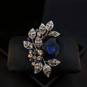 Men's And Women's Fashion French Vintage Atmospheric Brooches (Color: Blue)